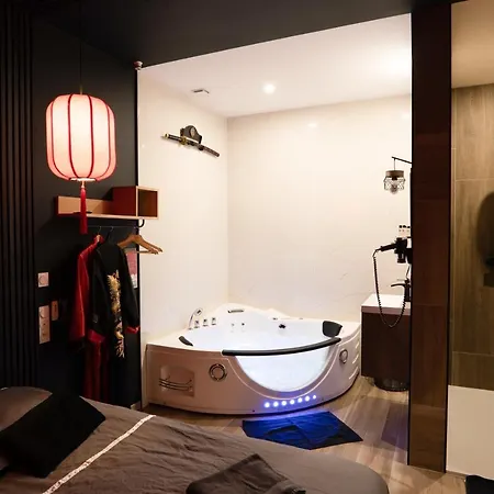 Appartement Capsule Japon - Jacuzzi - Netflix & Ecran Cinema - Xbox