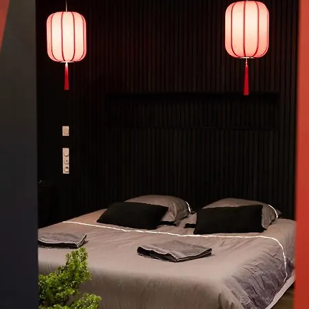 Capsule Japon - Jacuzzi - Netflix & Ecran Cinema - Xbox Trith-Saint-Leger